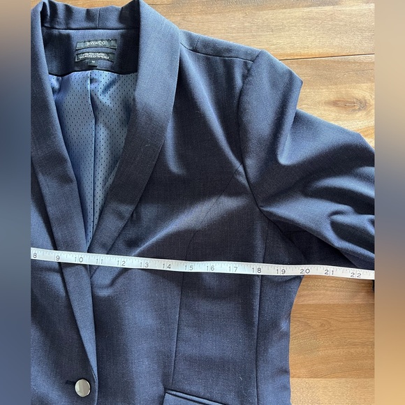 Beautiful RW&co blazer - Picture 11 of 14